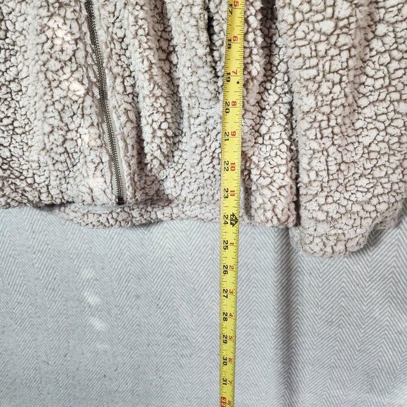 Altar'd State Size Small Cozy Cream Sherpa Jacket With Hood - Picture 8 of 11